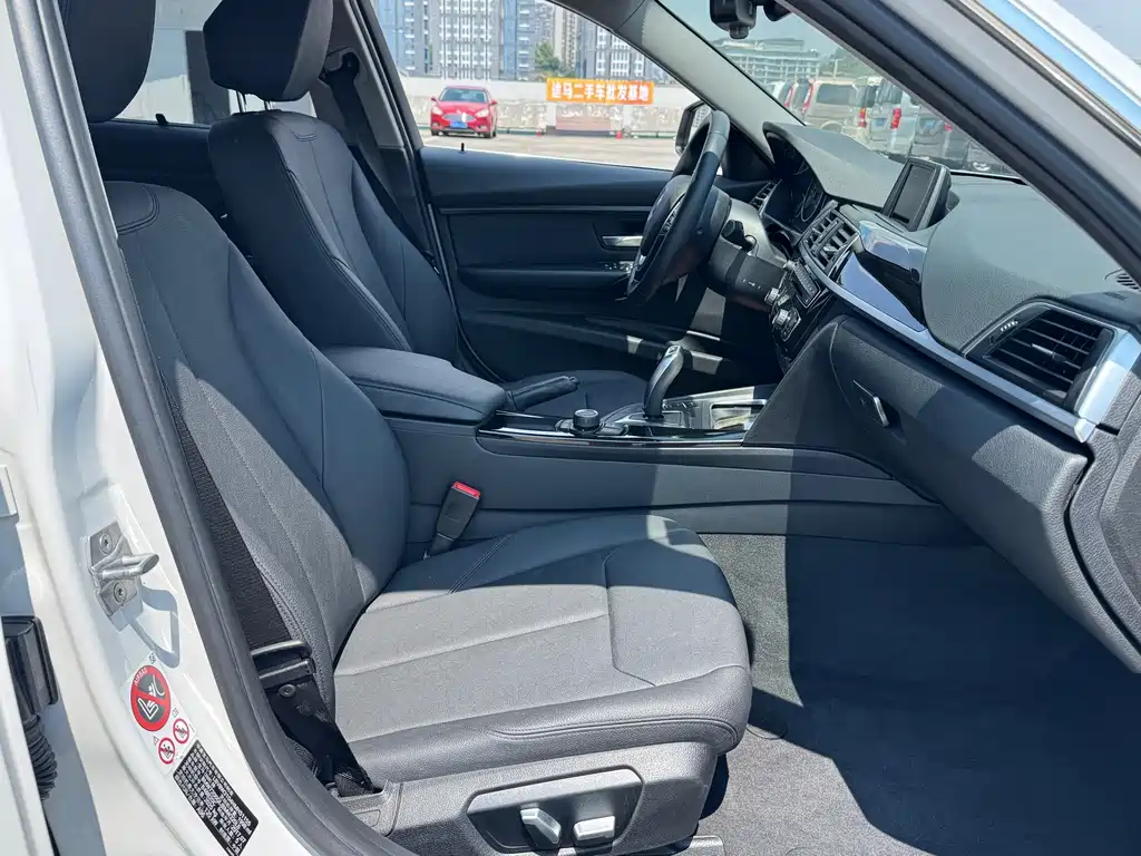 BMW 3 Series — миниатюра 13