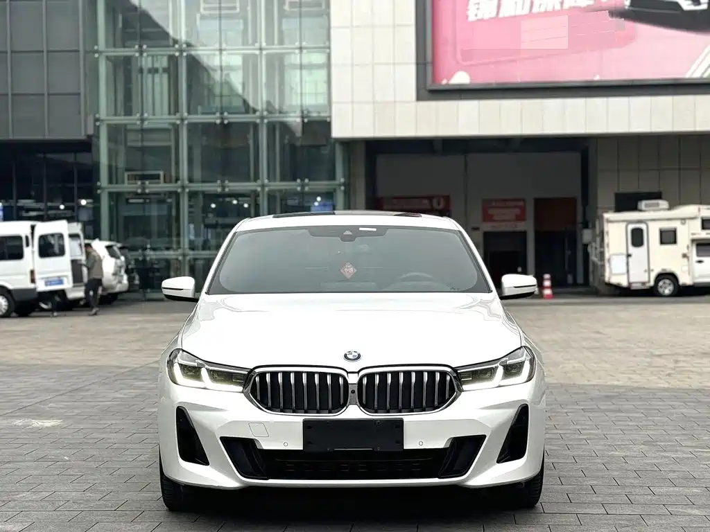 BMW 6 Series GT — миниатюра 6