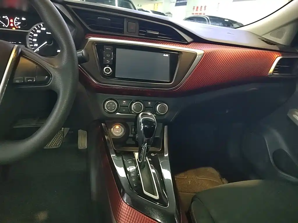 Nissan Bluebird — миниатюра 13