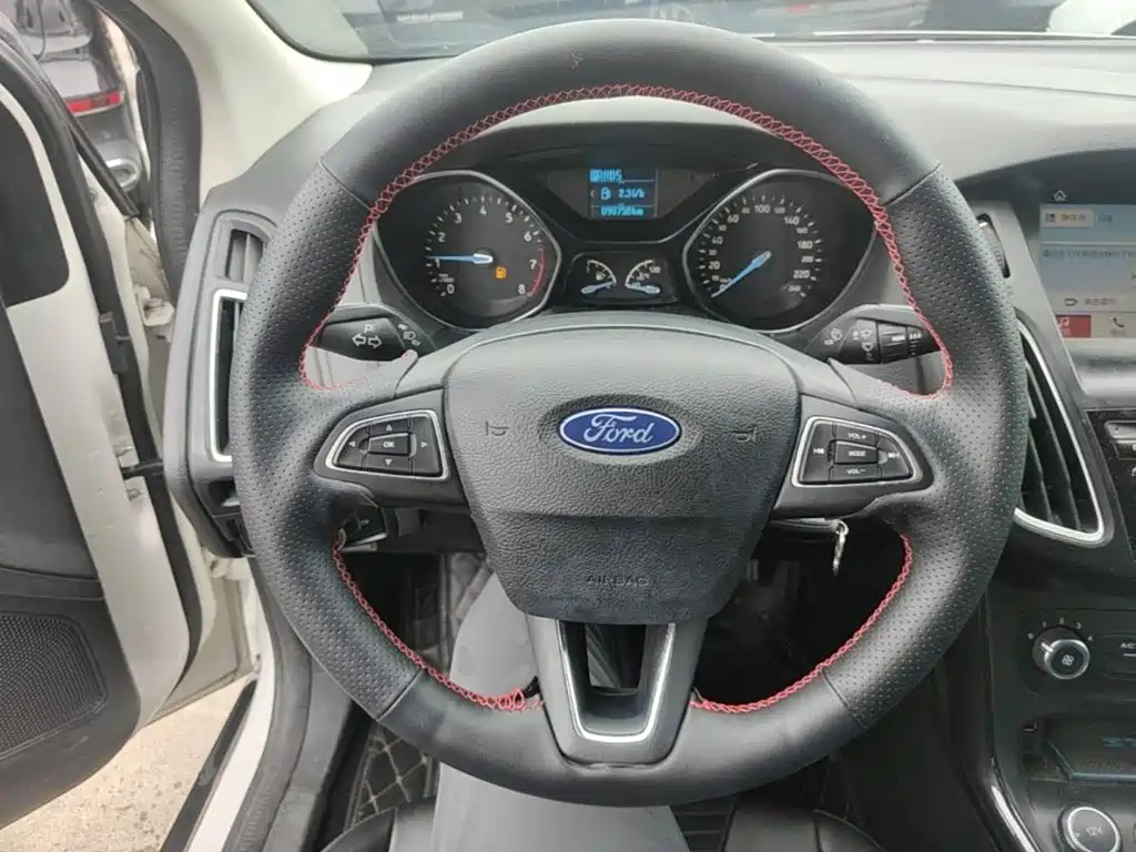 Ford Focus — миниатюра 11