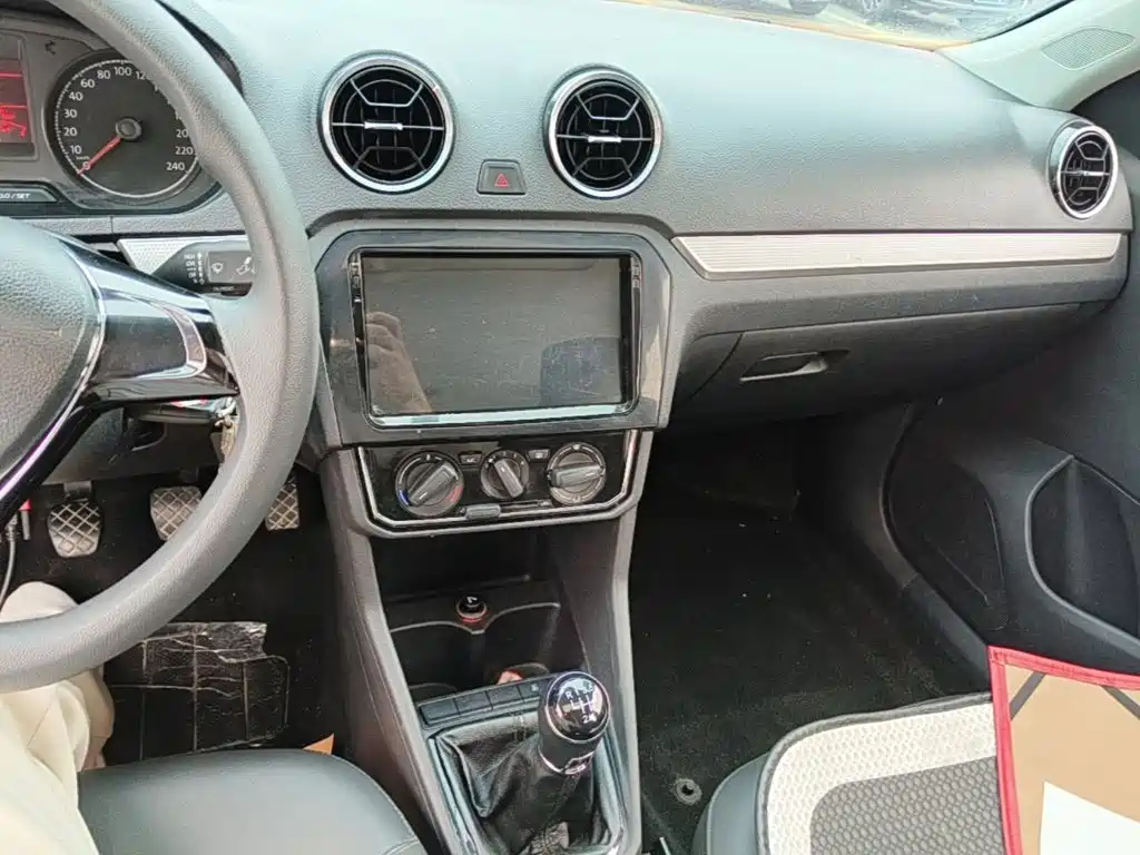 Volkswagen Jetta — миниатюра 10