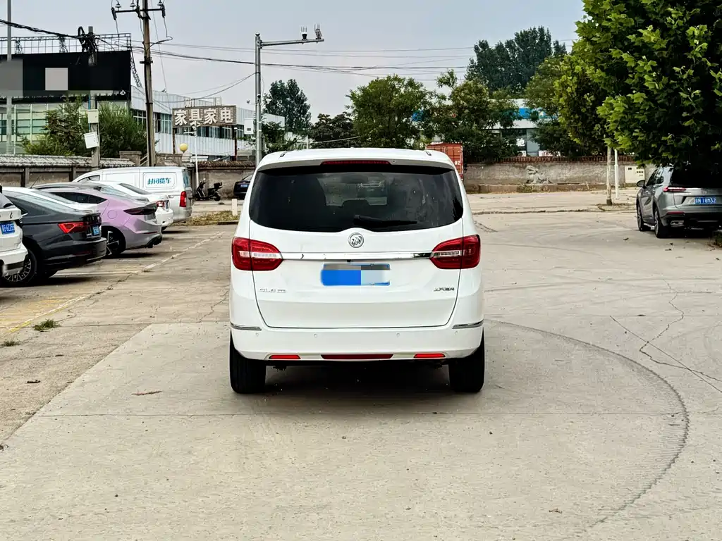 Buick GL8 — миниатюра 3