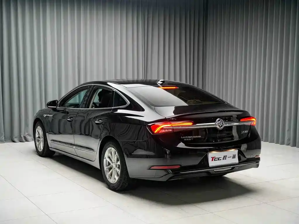 Buick LaCrosse — миниатюра 10