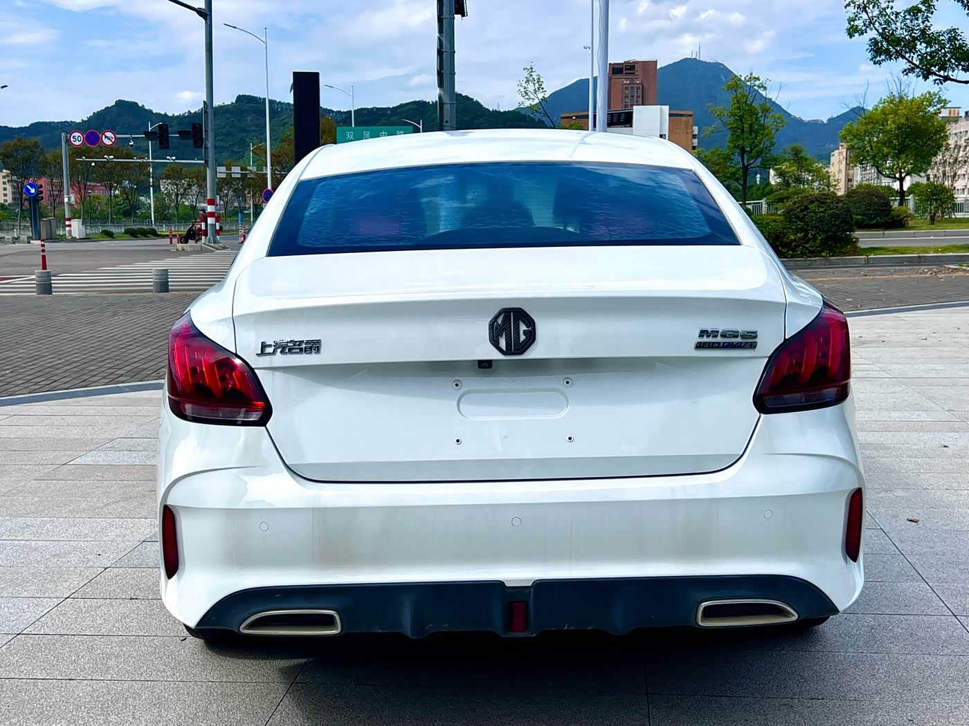 MG MG5 1.5 л 2022 г. Белый, пробег 20000 км