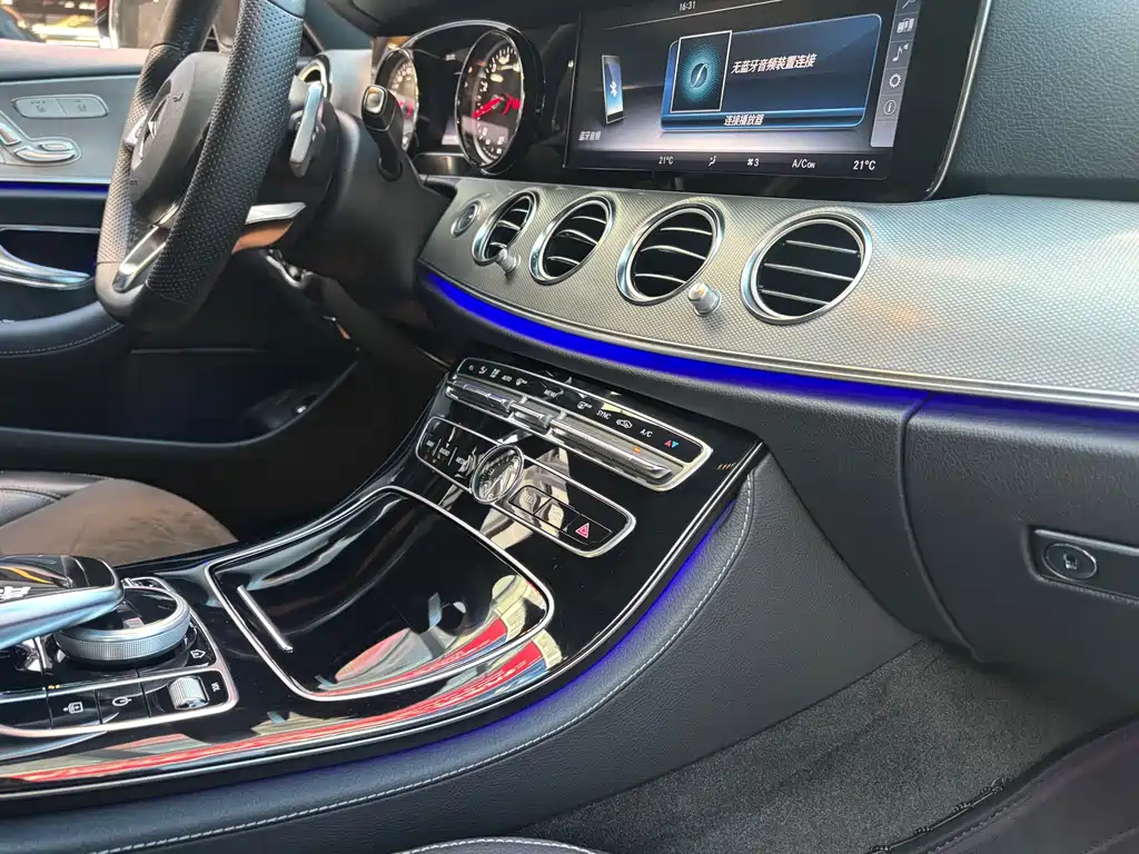 Mercedes-Benz E-Class — миниатюра 17