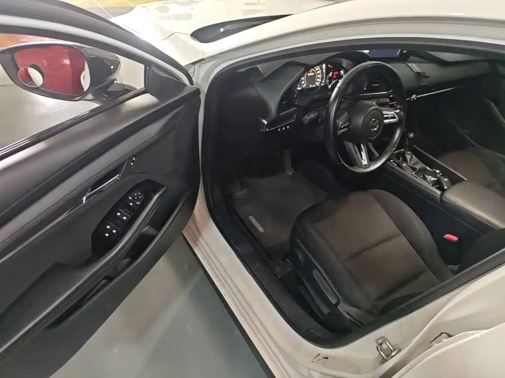Mazda 3 Axela — миниатюра 16