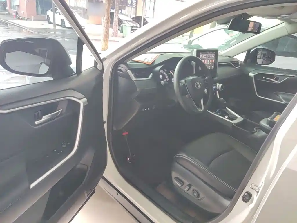 Toyota RAV4 — миниатюра 16