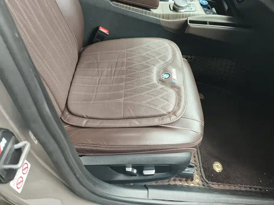 BMW 5 Series — миниатюра 8