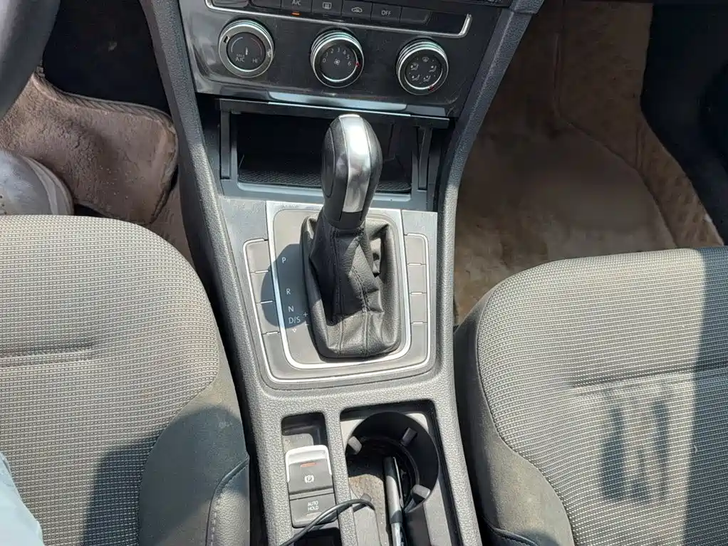 Volkswagen Golf — миниатюра 10