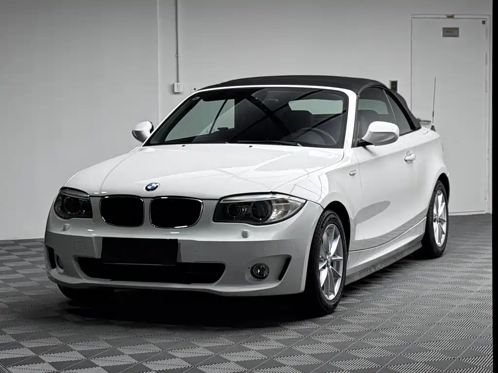 BMW 1 Series (Import) 2012