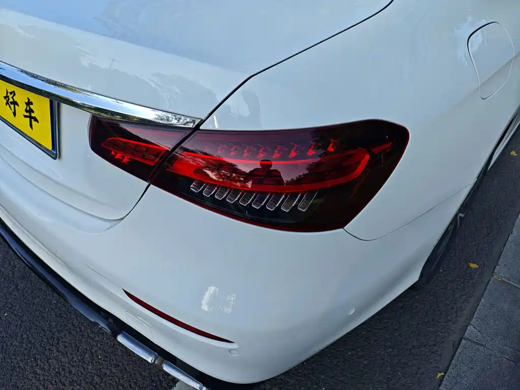 Mercedes-Benz E-Class — миниатюра 27