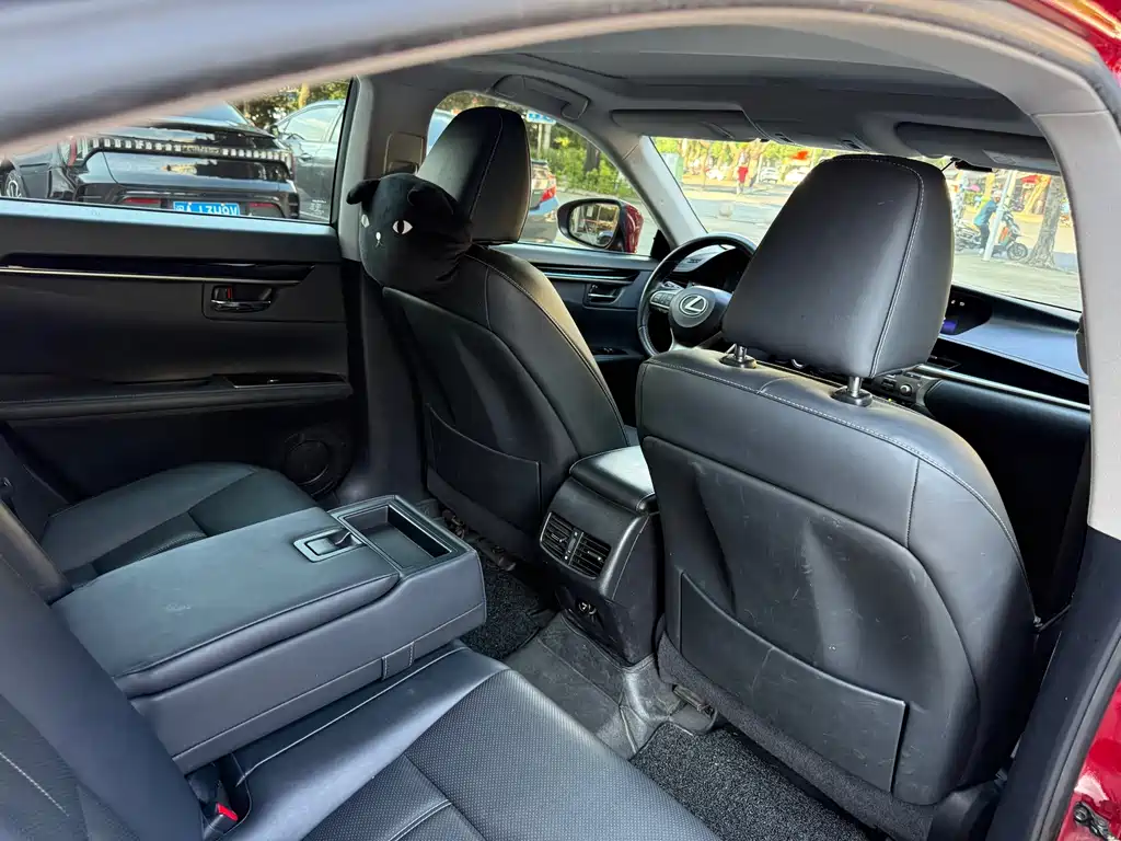 Lexus ES — миниатюра 16