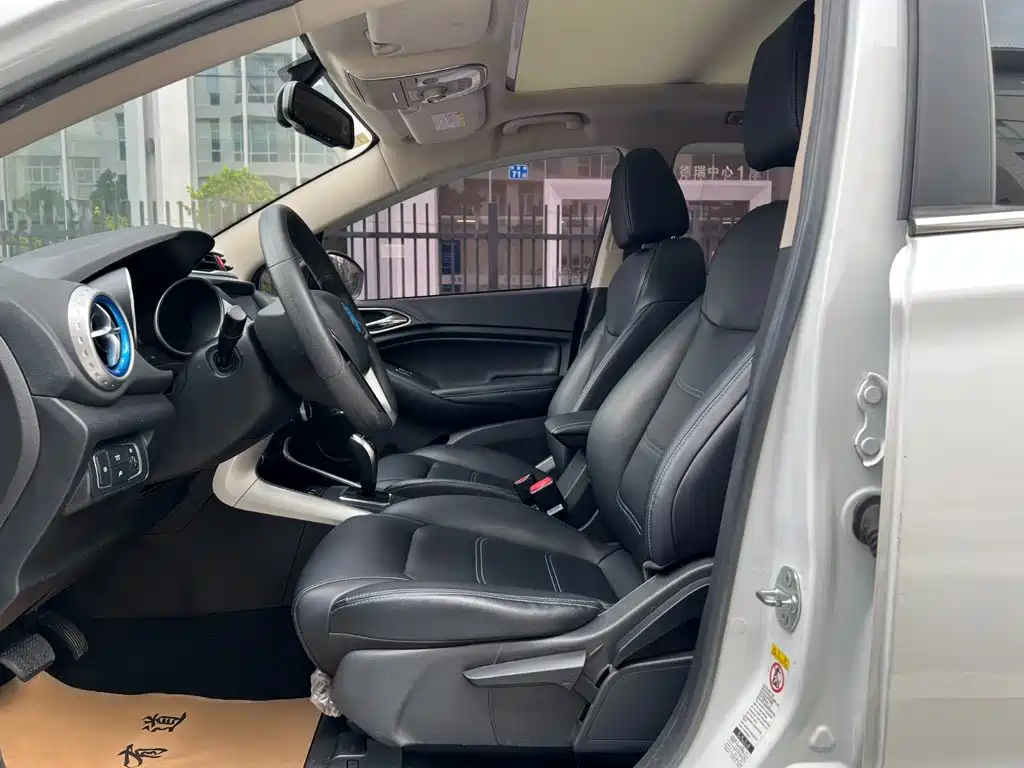 BYD Yuan EV — миниатюра 3