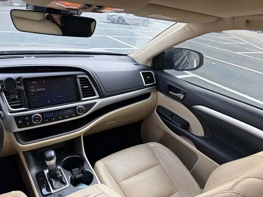 Toyota Highlander — миниатюра 11
