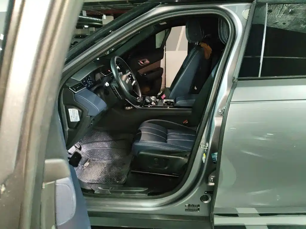Land Rover Velar — миниатюра 11