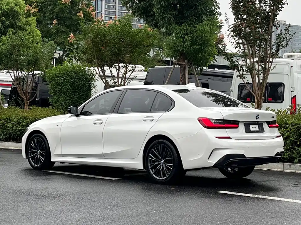 BMW 3 Series — миниатюра 4
