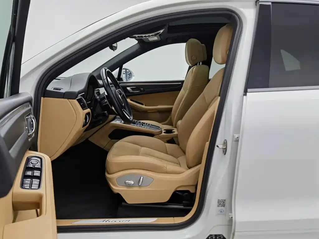 Porsche Macan — миниатюра 10