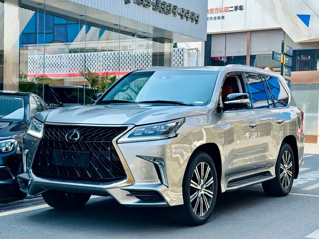 Lexus LX