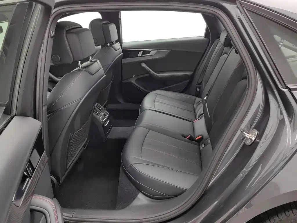 Audi A4L — миниатюра 15