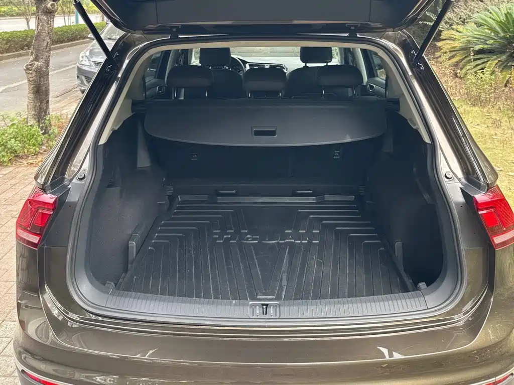 Volkswagen Tiguan L — миниатюра 15