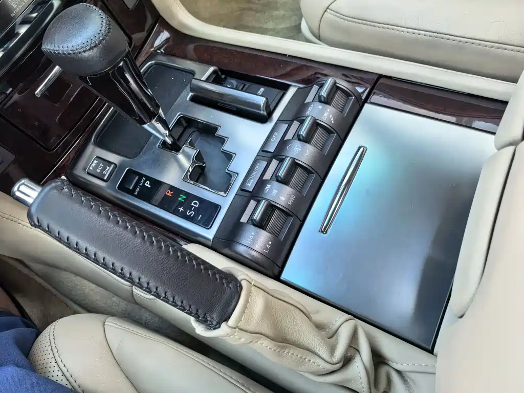 Lexus LX — миниатюра 17