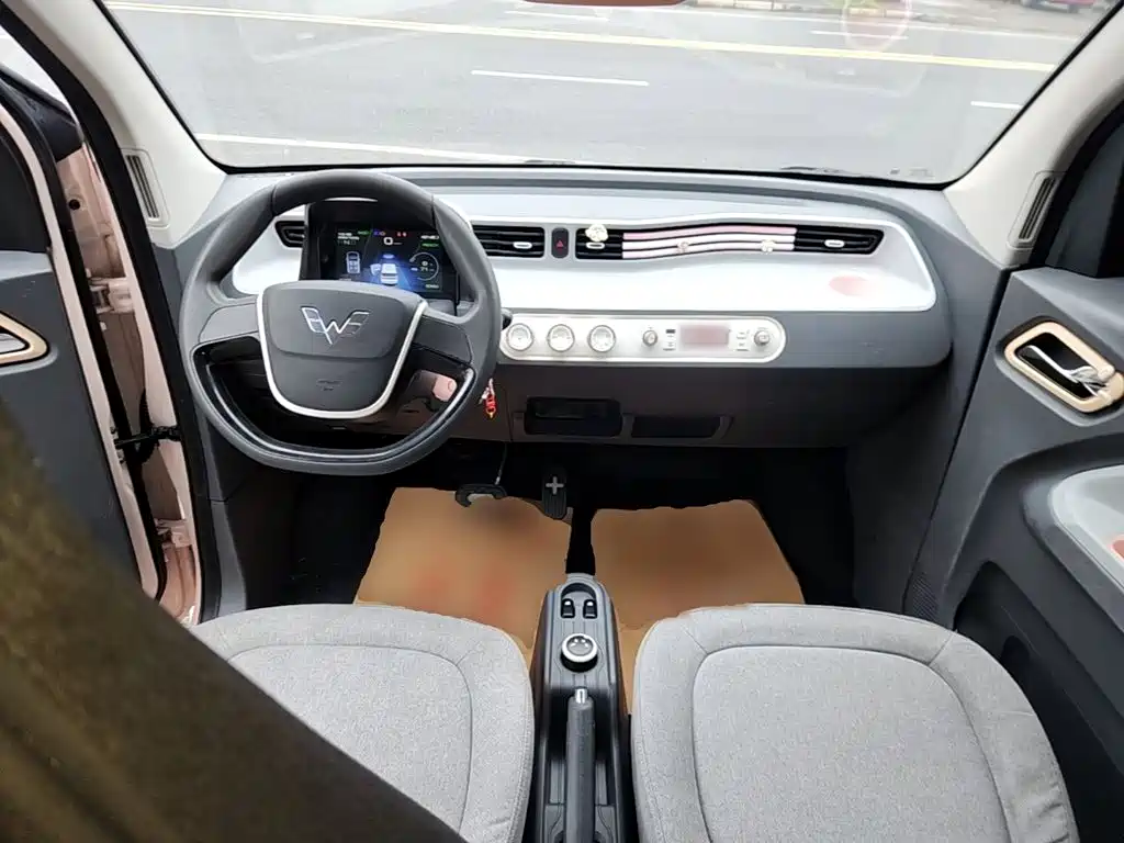 Wuling MINIEV — миниатюра 10