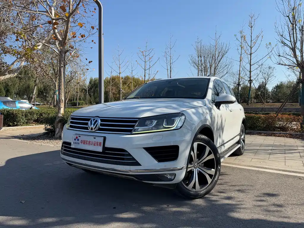 VOLKSWAGEN TOUAREG