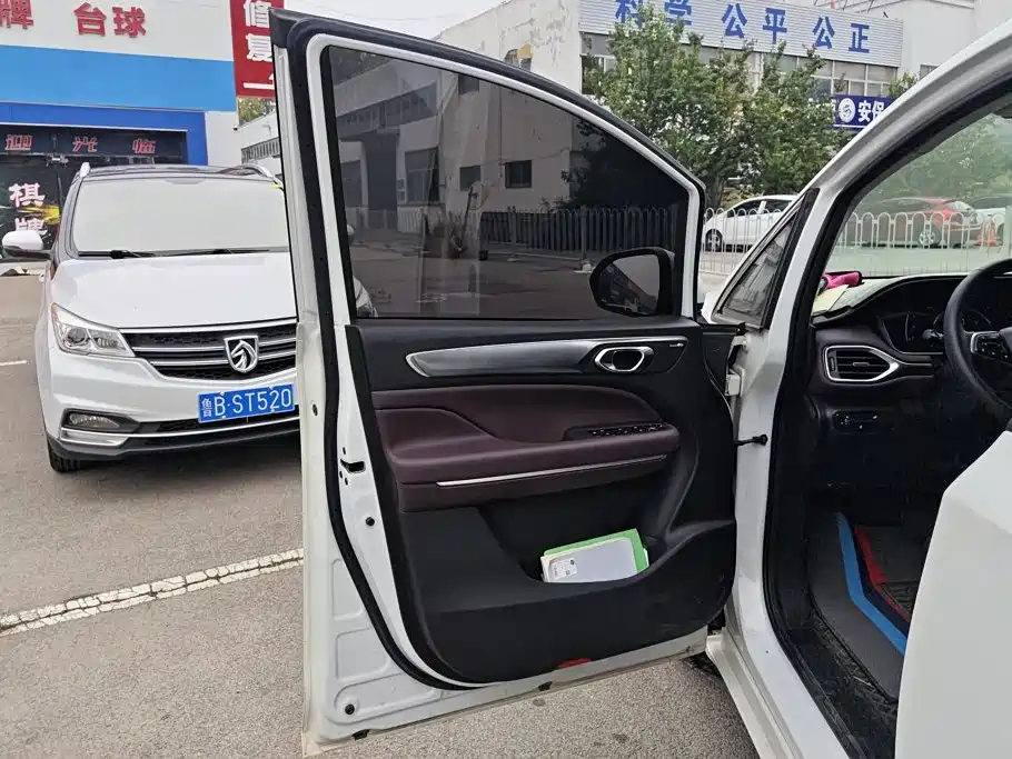 GAC Trumpchi M6 2023 — фото 7