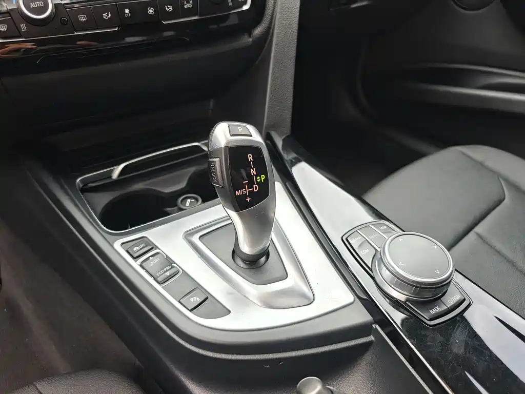 BMW 3 Series — миниатюра 17