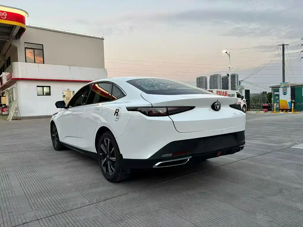 Changan Eado — миниатюра 6