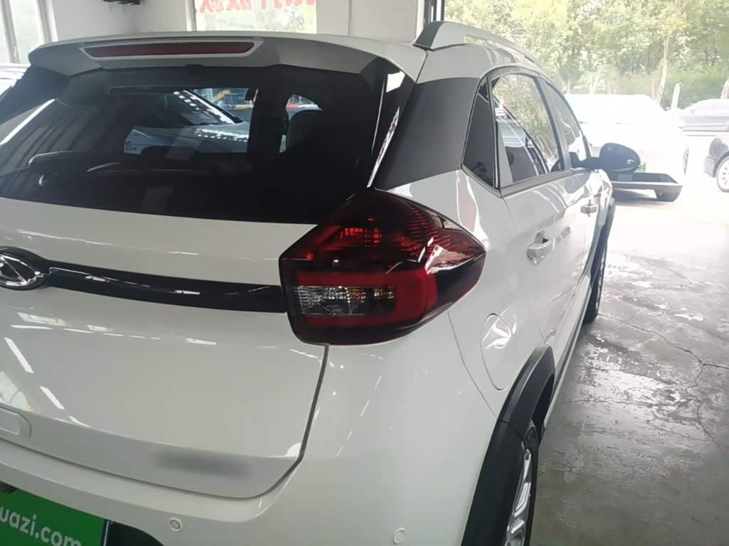 CHERY Tiggo 3x 1.5 л 2023 г. Белый, пробег 18100 км