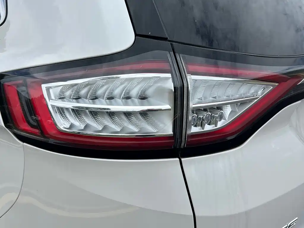Ford Edge — миниатюра 9