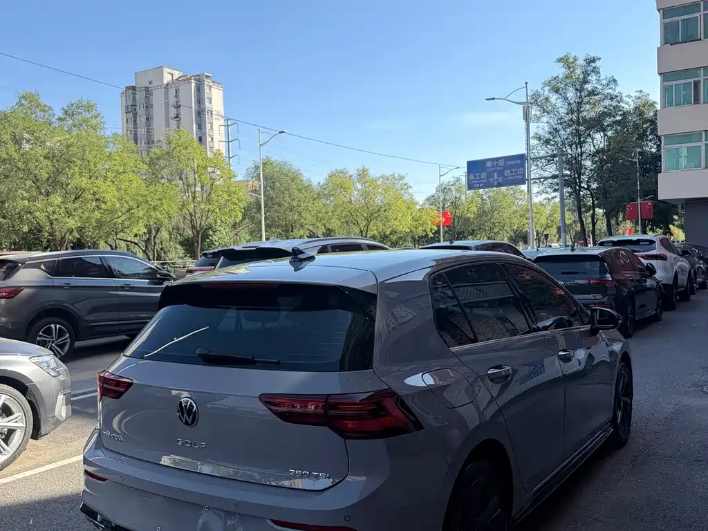 Volkswagen Golf — миниатюра 4
