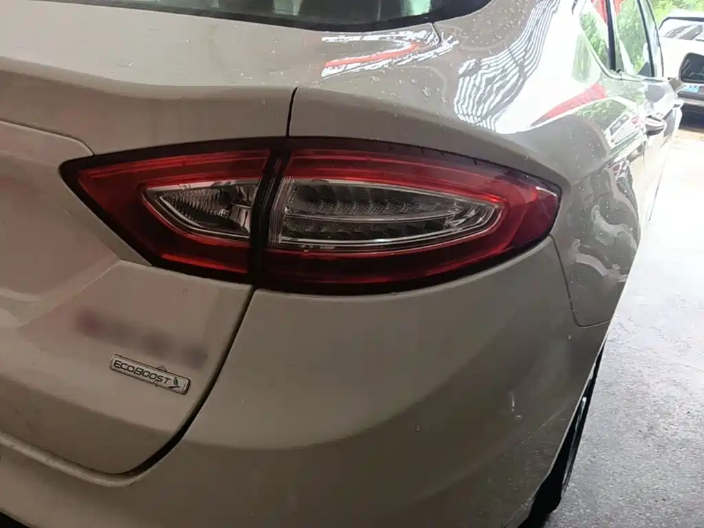 Ford Mondeo — миниатюра 8