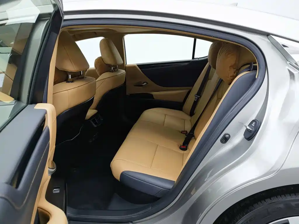 Lexus ES — миниатюра 15
