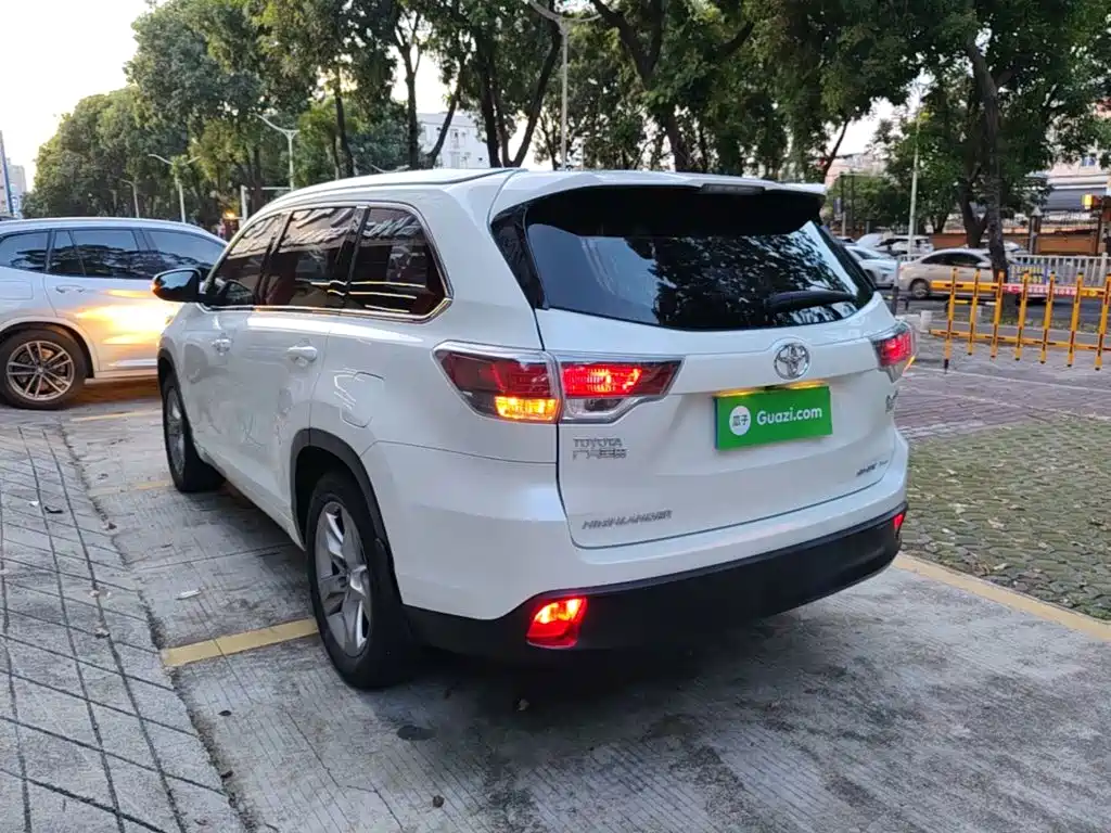 Toyota Highlander — миниатюра 5