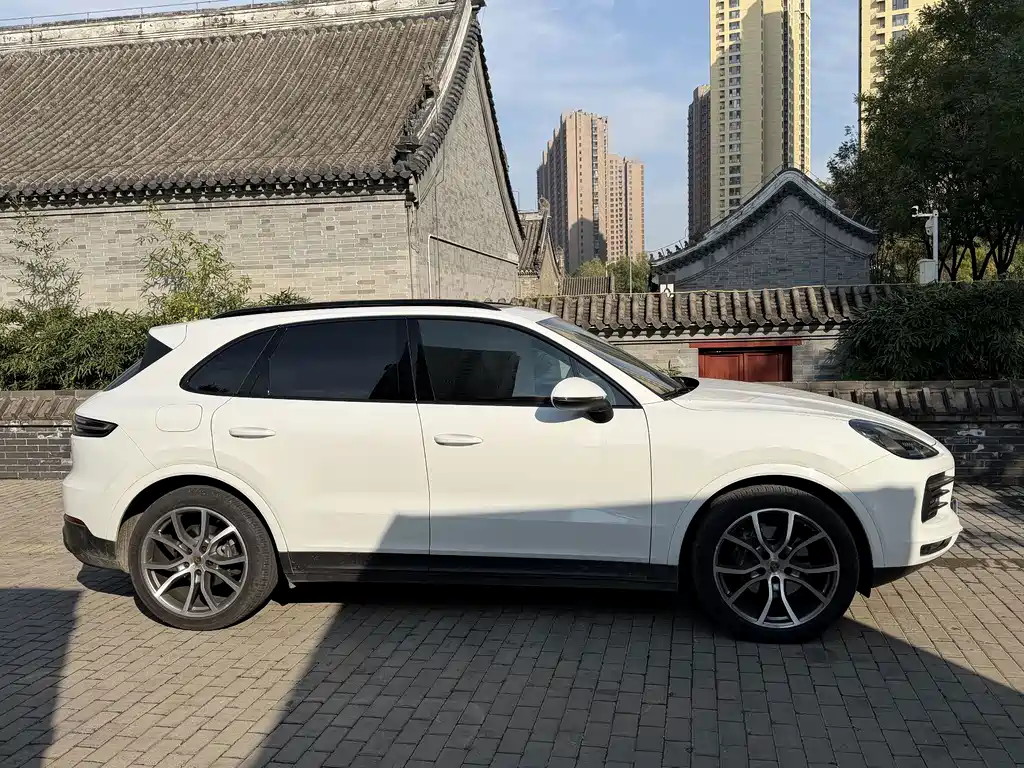 Porsche Cayenne 2019 — фото 4