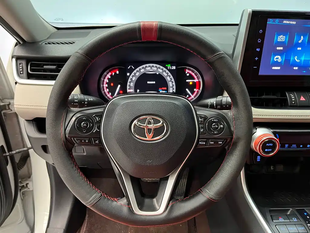 Toyota RAV4 — миниатюра 8