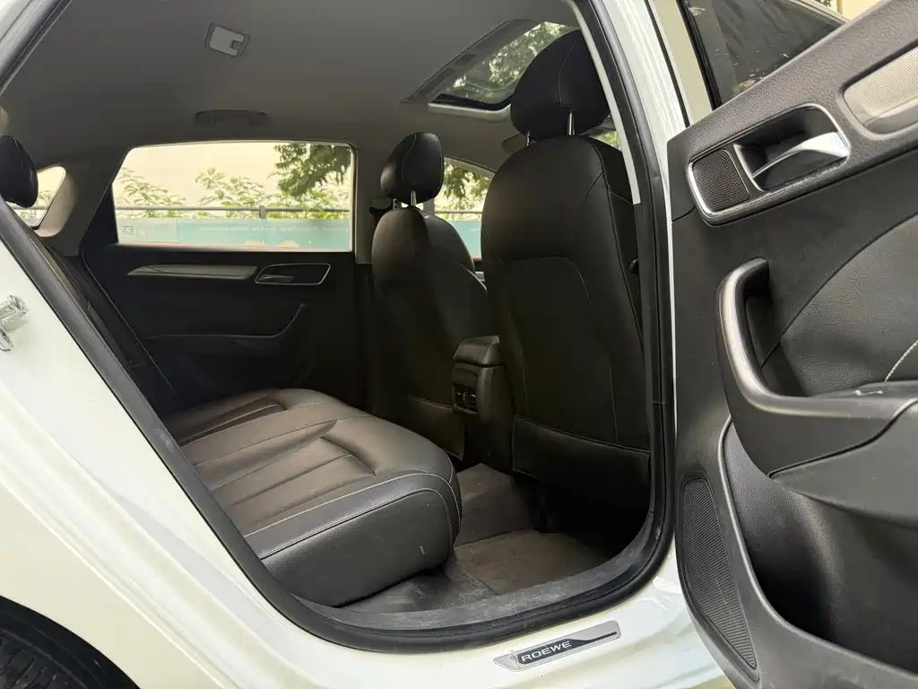 Roewe i6 New Energy — миниатюра 10