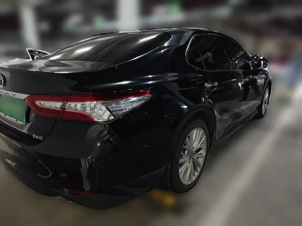 Toyota Camry — миниатюра 4