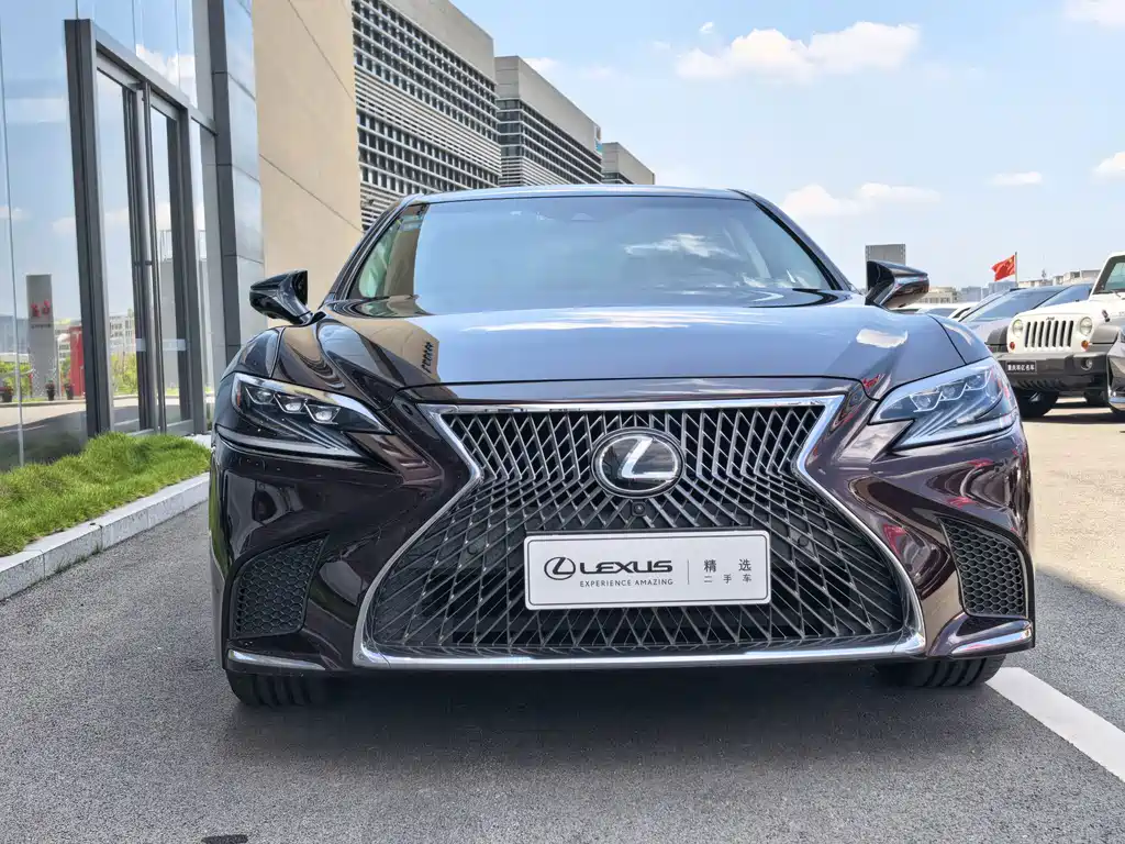 Lexus LS — миниатюра 2