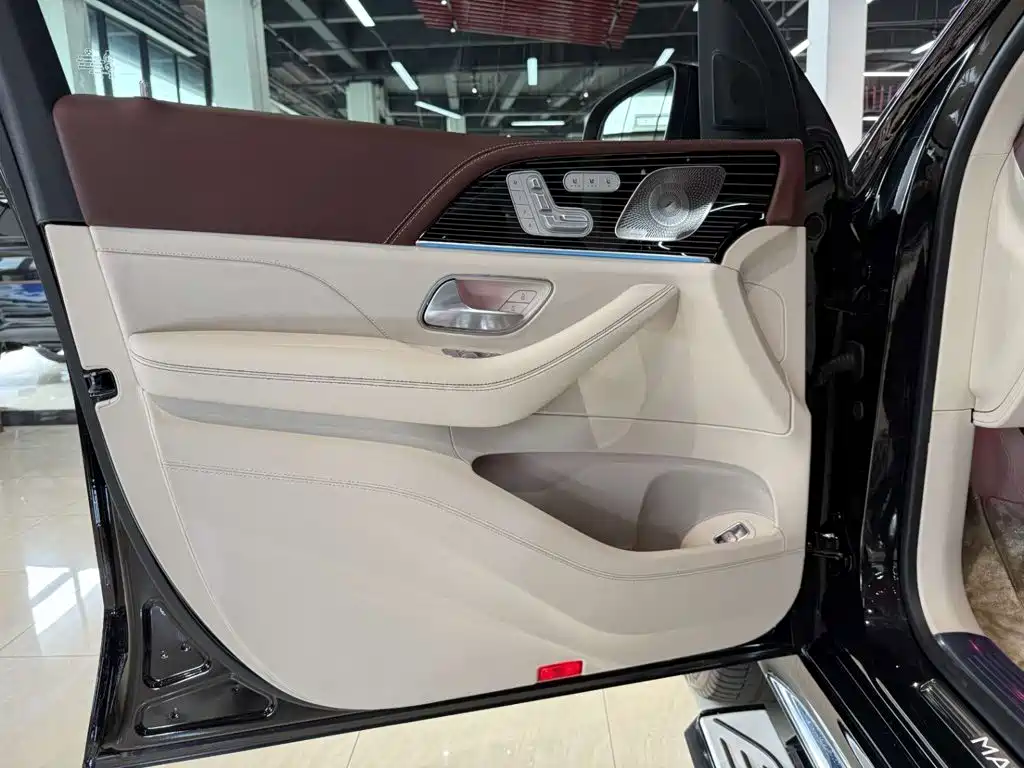 Mercedes-Benz GLS — миниатюра 25