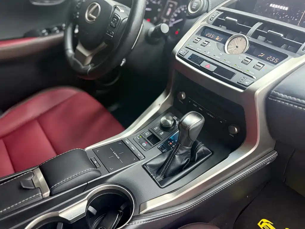 Lexus NX — миниатюра 16