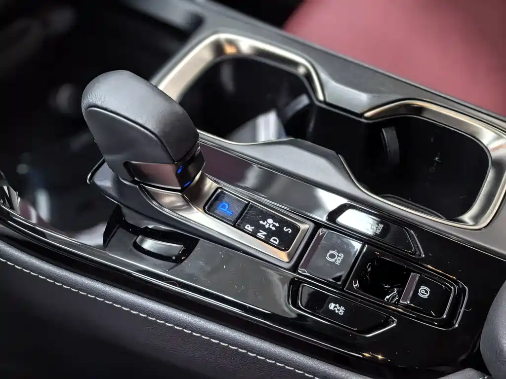 Lexus NX — миниатюра 17