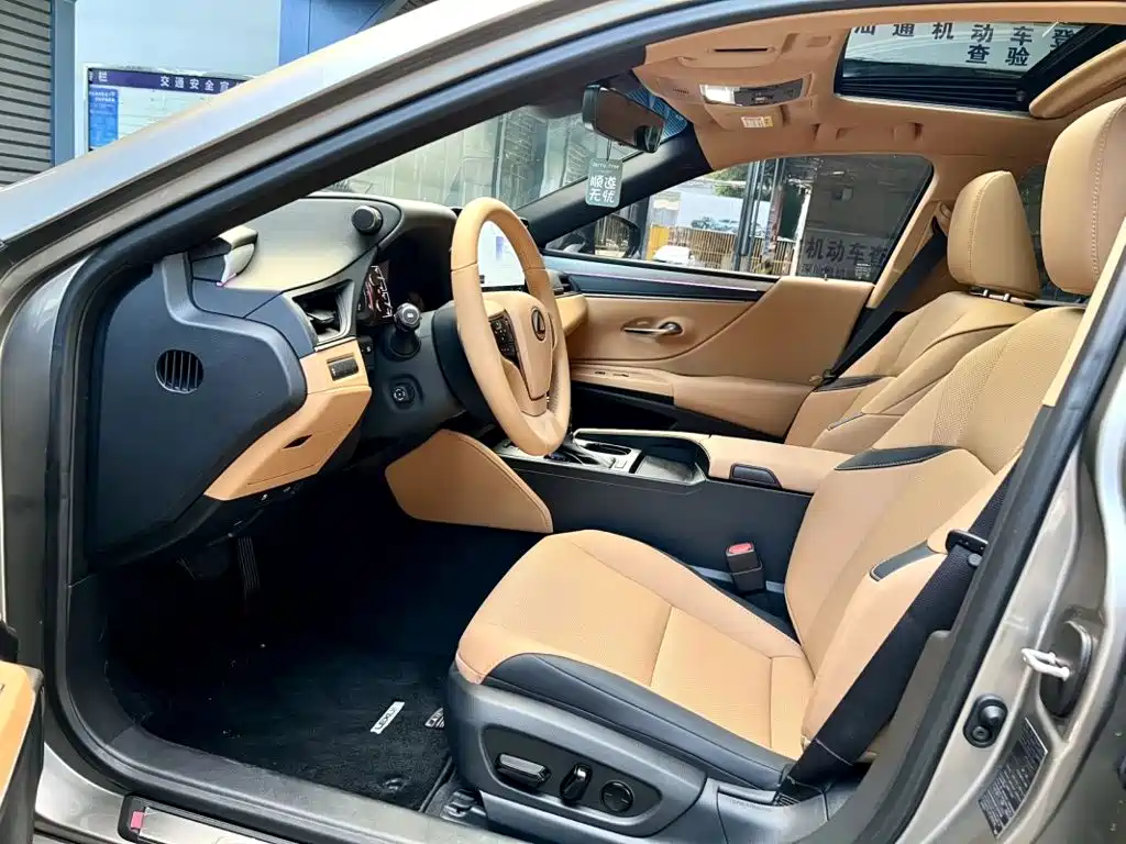 Lexus ES — миниатюра 4