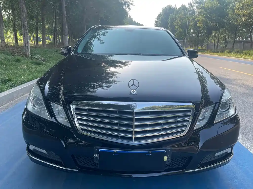 Mercedes-Benz E-Class (Import) — миниатюра 3