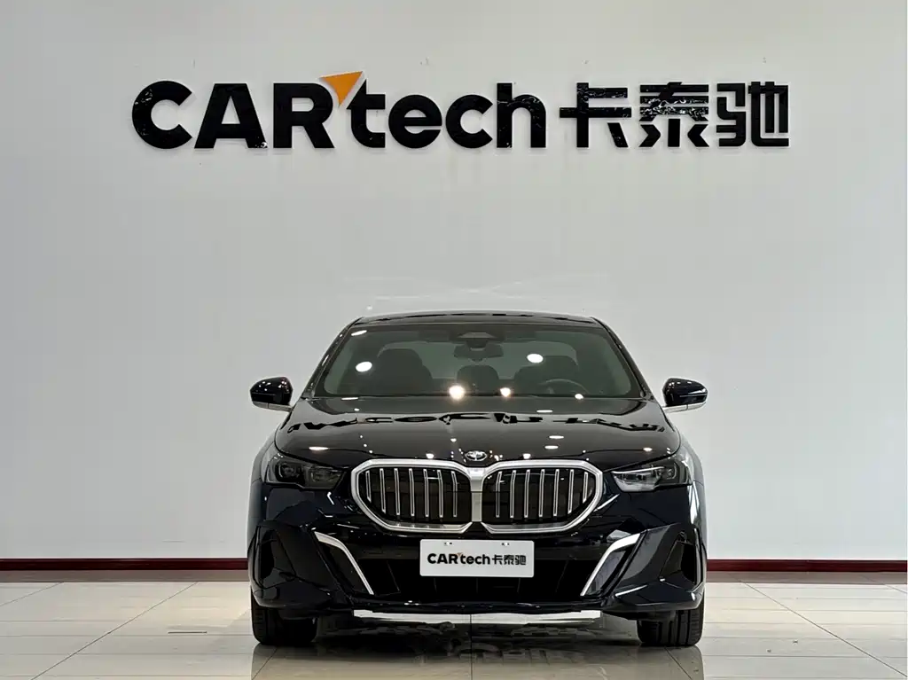 BMW 5 Series — миниатюра 2