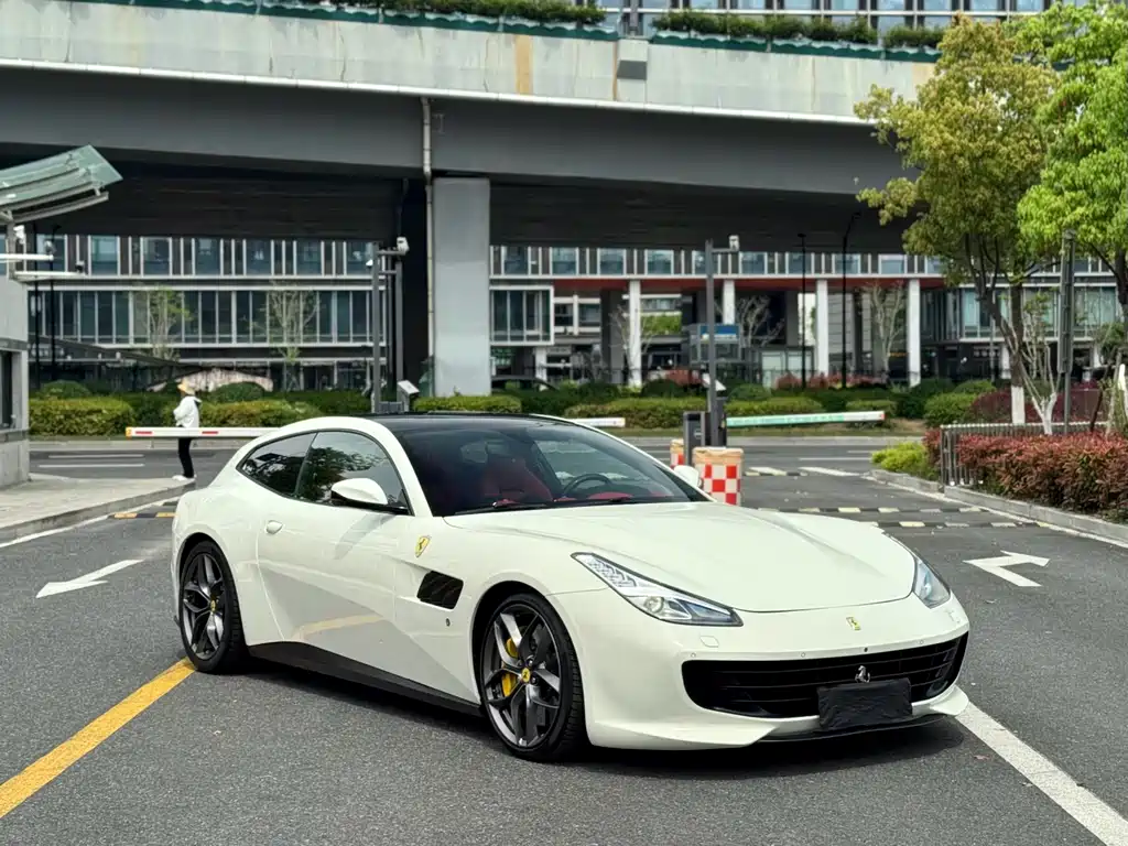 Ferrari GTC4Lusso 2016 6.3L V12