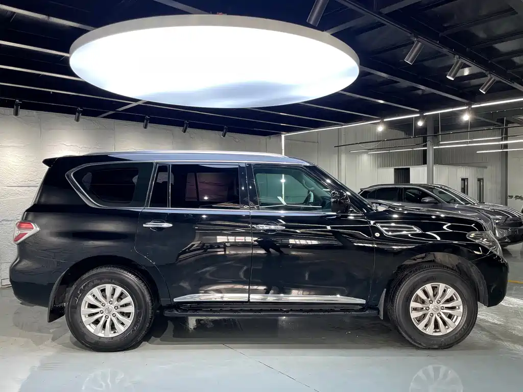 Nissan Patrol — миниатюра 4