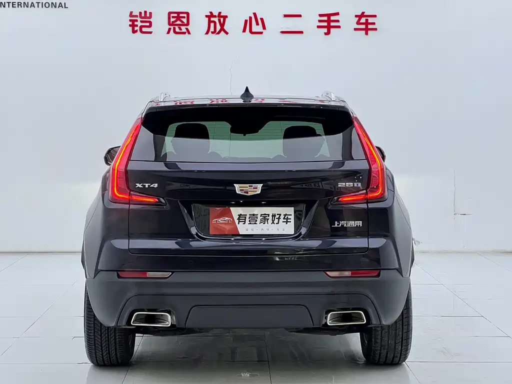 CADILLAC XT4